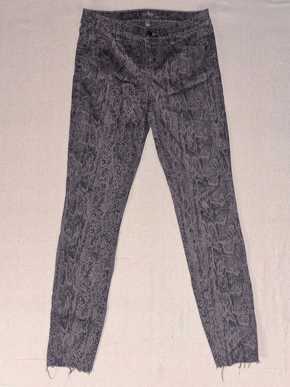 Soho New York & Company Snake Print Super Skinny Jeans – Size 4